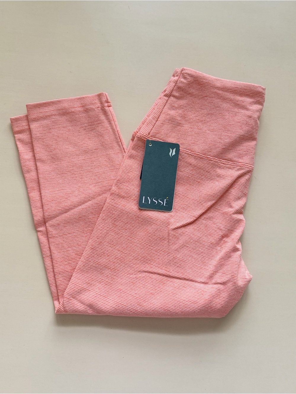 Lyssé Fit 360° Smoothing Capri leggings NWT